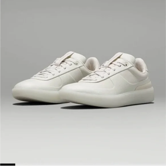 Lululemon - Picture 1 of 1